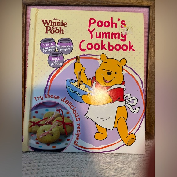 Disney Other - Winnie the Pooh cookbook